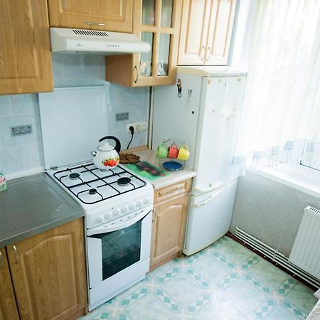 Затишна 2 Кімнатна Квартира, Тролейбусна 伊万诺-弗兰科夫斯克 外观 照片